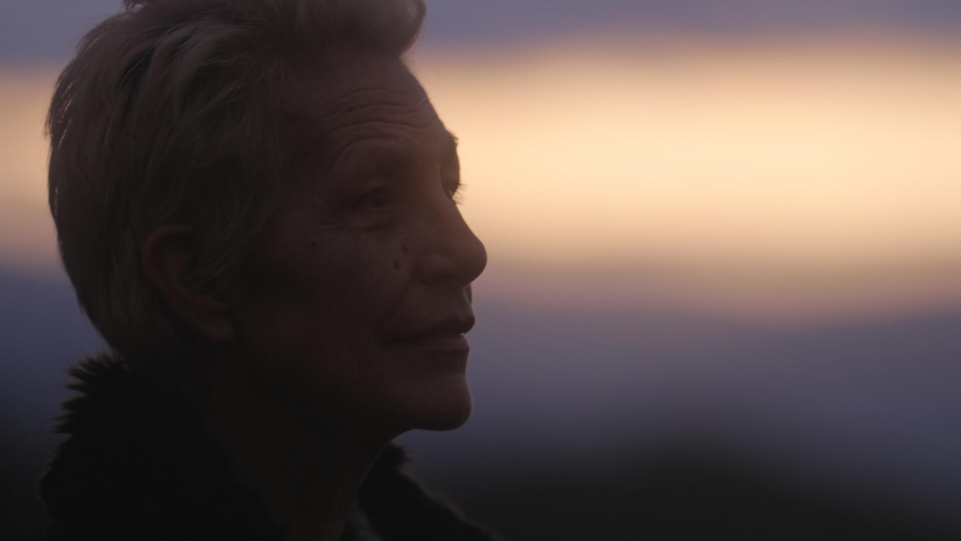 Une femme qui résiste haut et fort